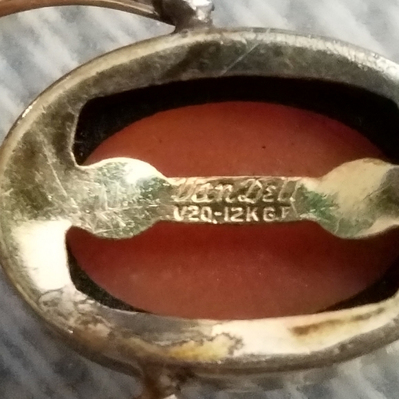 Antique Hand carved cameo pendant - Picture 3 of 3